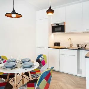 Rondo Wiatraczna By Renters Warsaw